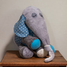 Load image into Gallery viewer, Elephant - Medium