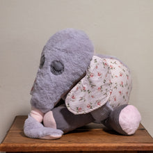 Load image into Gallery viewer, Elephant - Medium