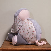 Load image into Gallery viewer, Elephant - Medium