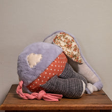 Load image into Gallery viewer, Elephant - Medium